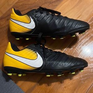 Nike Soccer Cleats size 4.5Y